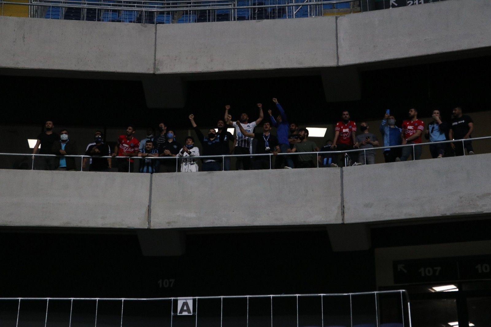 Adana Demirspor maçındaki seyirci sosyal medyada gündem oldu