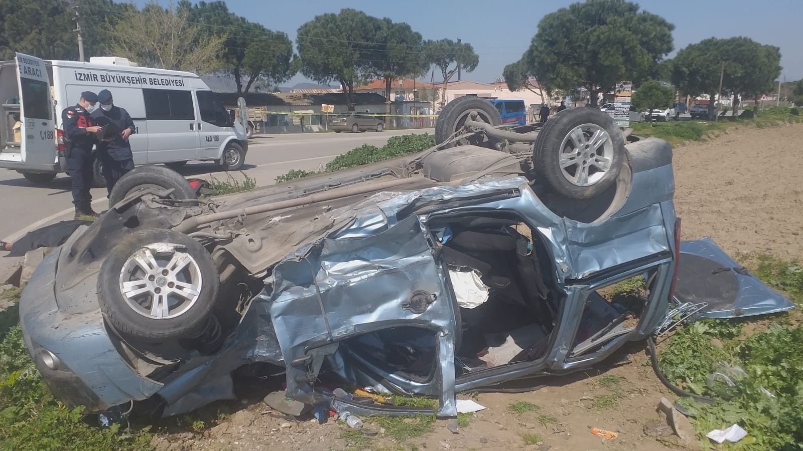 Bergama'da feci kaza: 3 ölü, 4 ağır yaralı