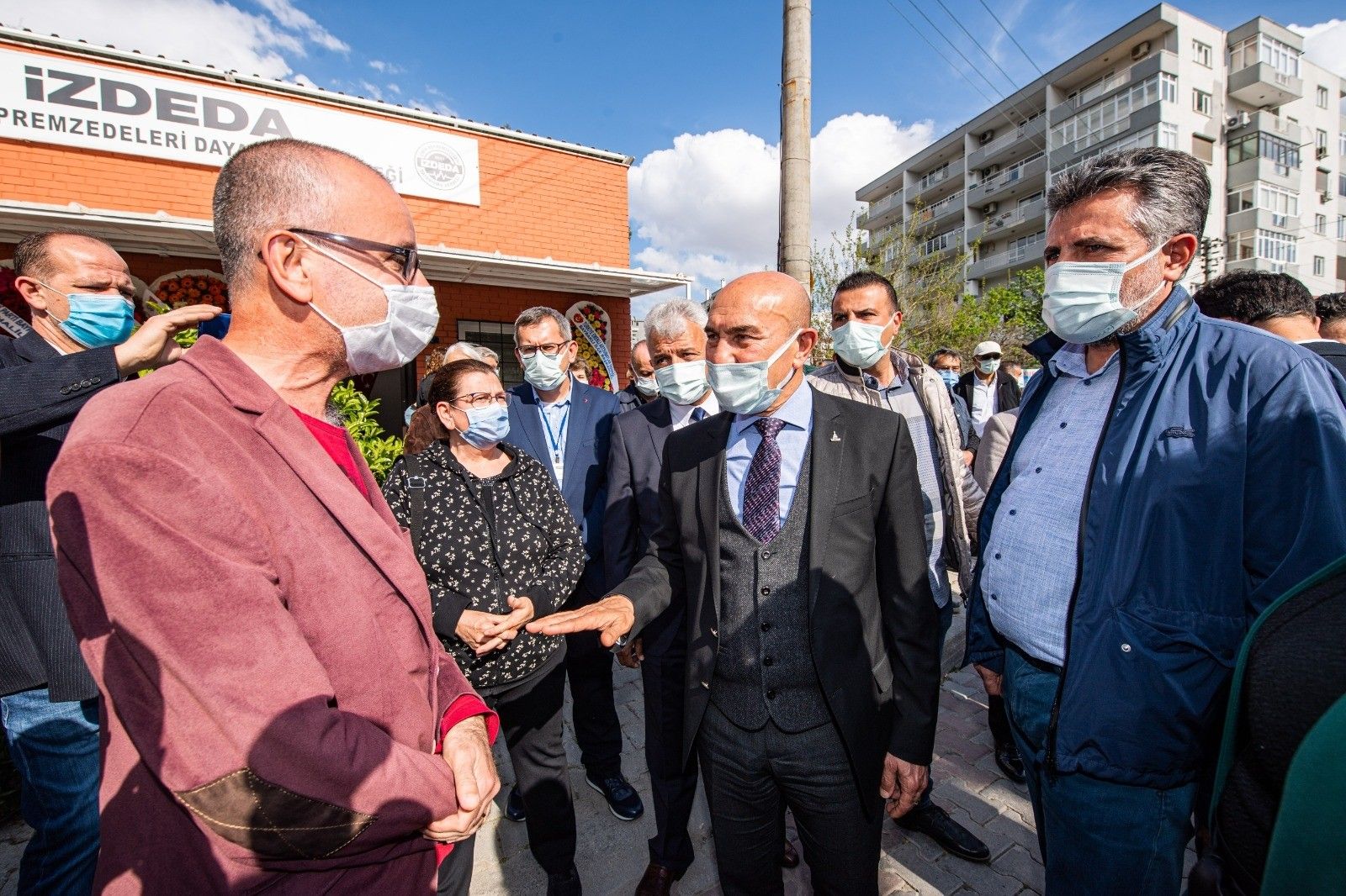 Depremzedeler dernek çatısı altında örgütlendi