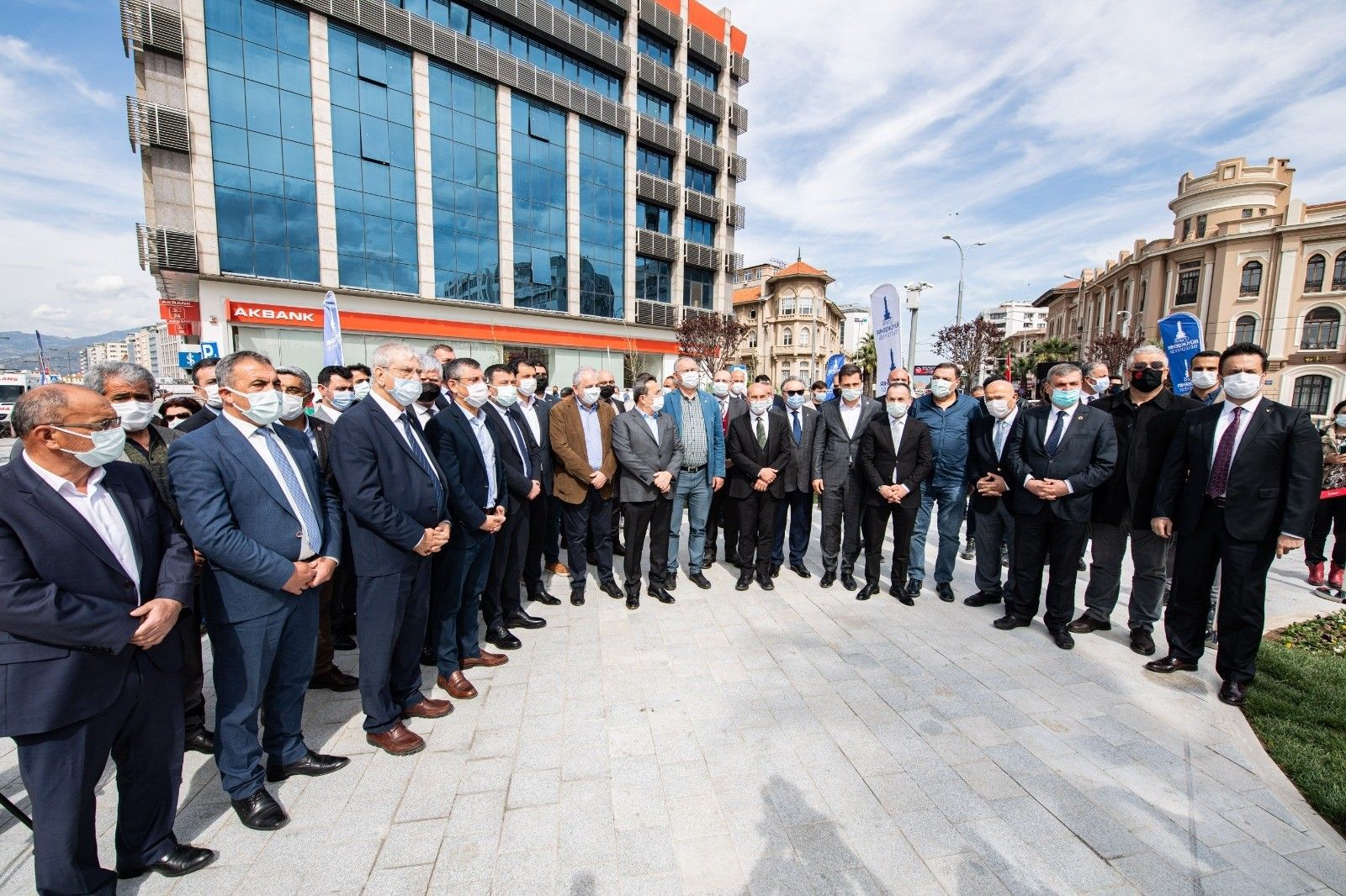 İlk Türk denizcilerinden Çaka Bey'in büstü açıldı