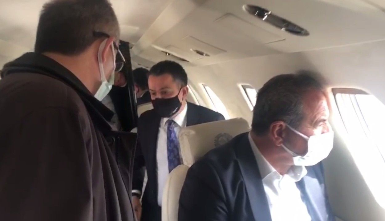Bakan pilotlara, 'Biraz gazı açıp kapat' dedi