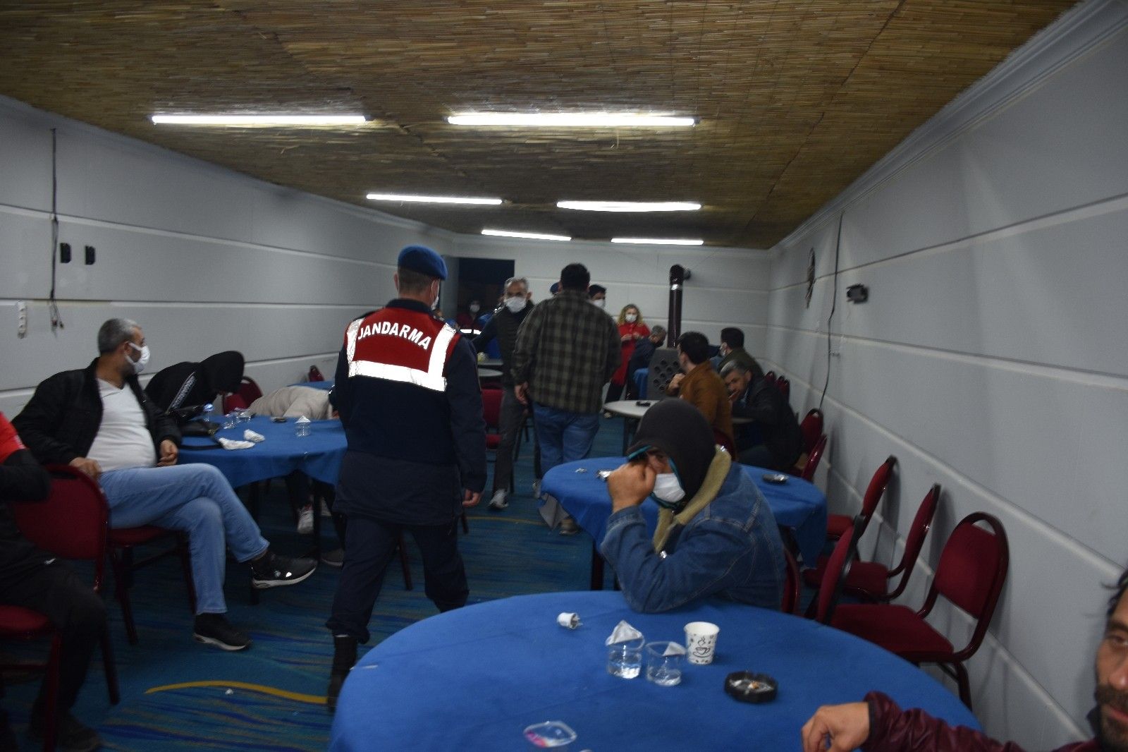 İzmir'de çiftlik evine kumar baskını