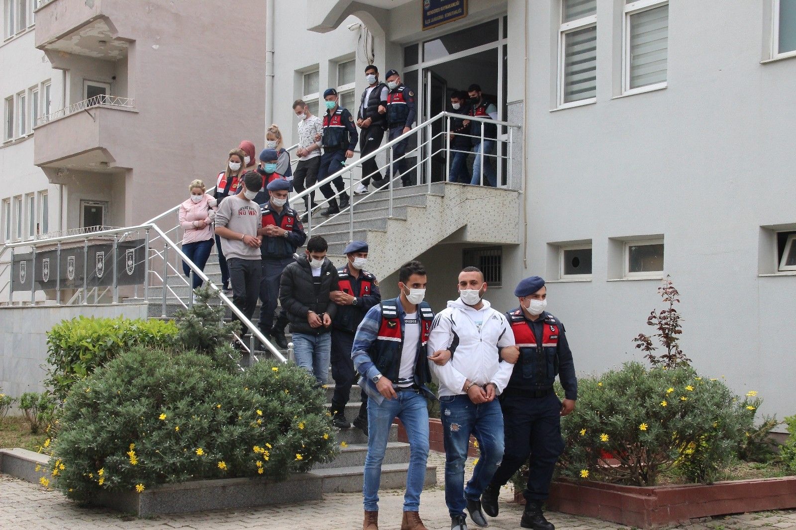 İzmir'de uyuşturucu çetesinin kadınları