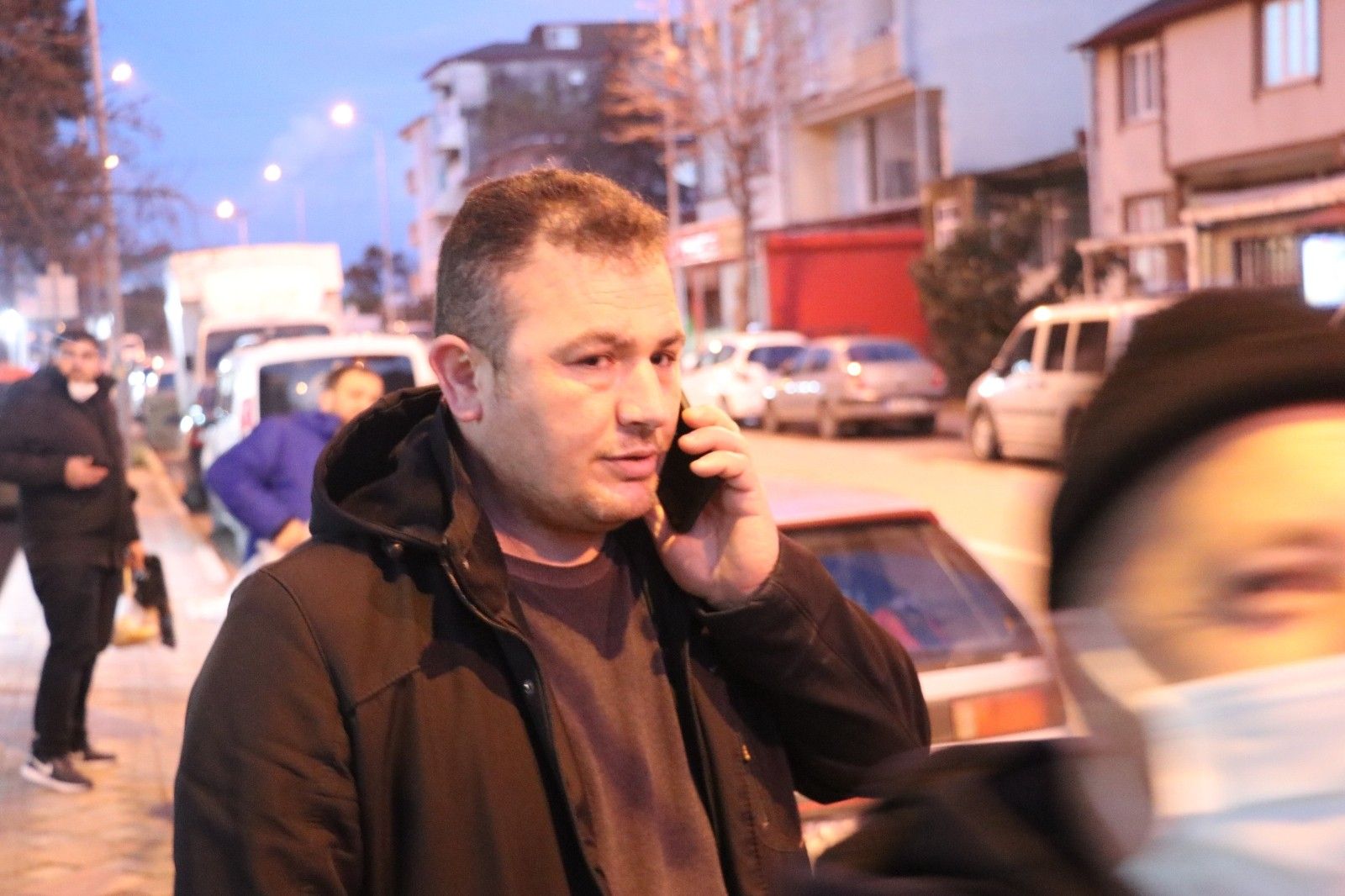 Kavga ihbarında bulunup polislere sürpriz yaptılar