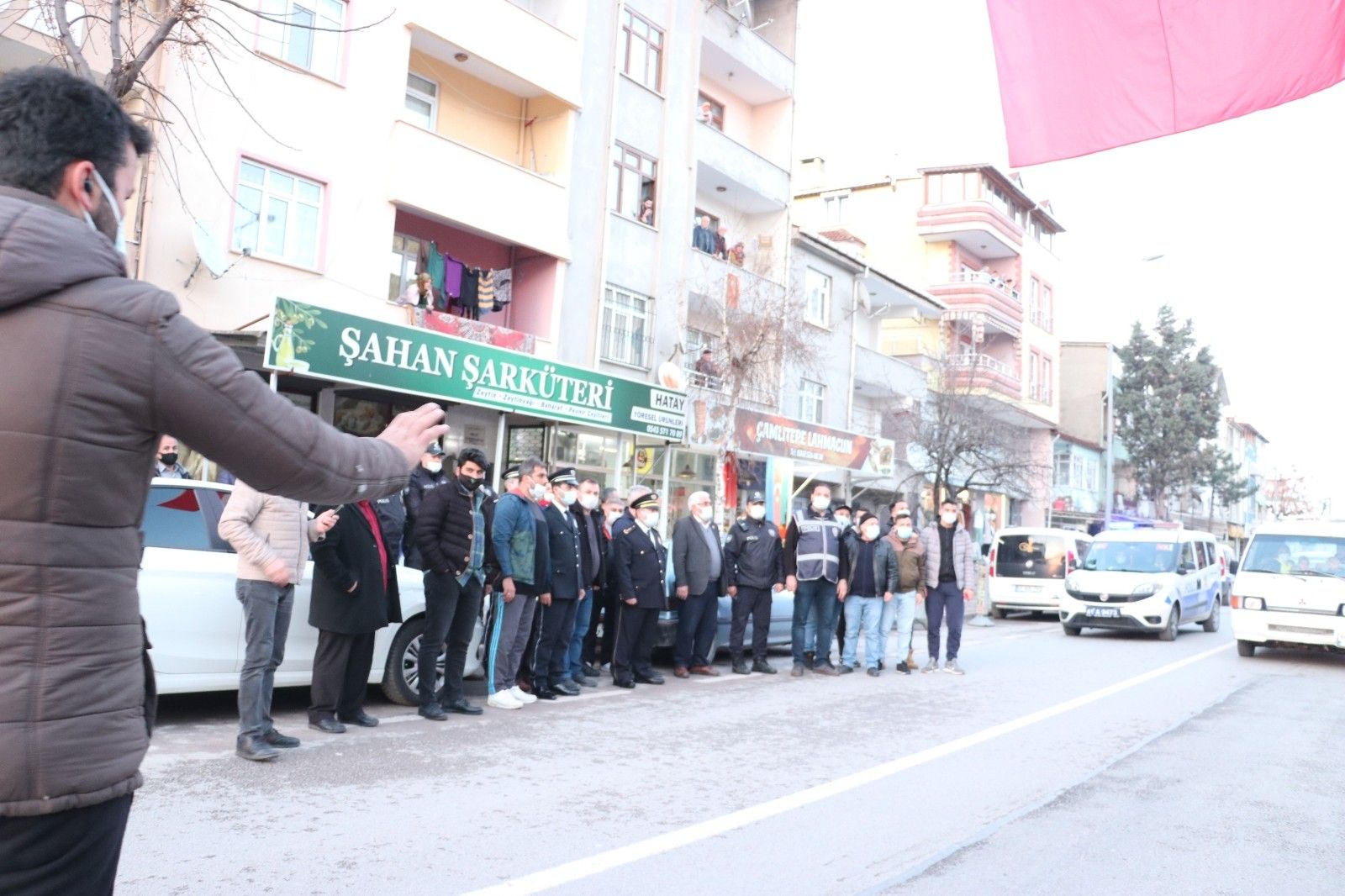 Kavga ihbarında bulunup polislere sürpriz yaptılar