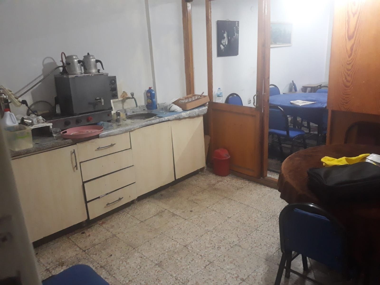 Kumarda basılan kadın 2. kattan atladı