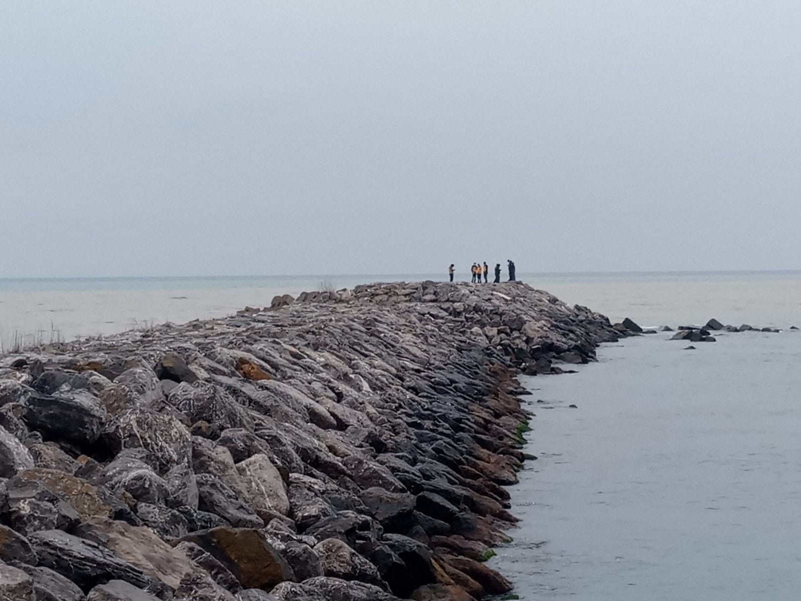 Limanda yarı çıplak bekleyince ekipler harekete geçti