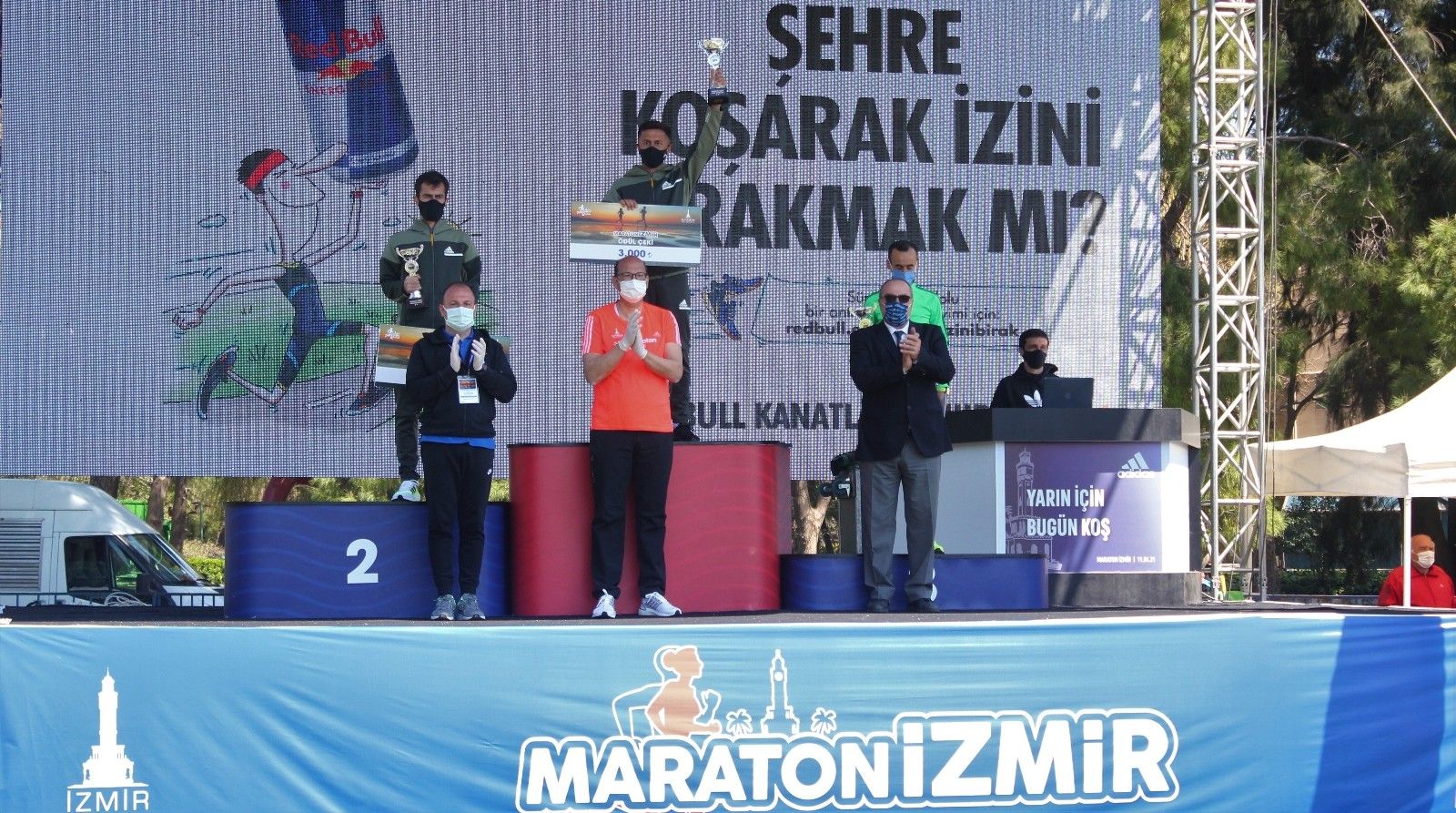 Maratonİzmir tarihe geçti