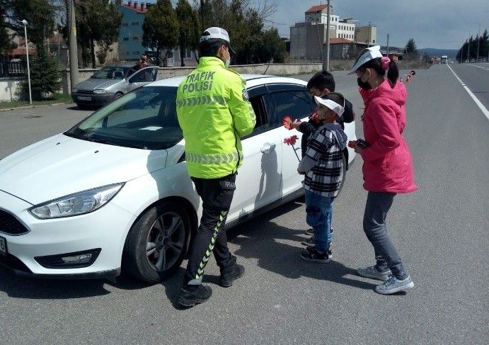 Özel öğrenciler temsili polis oldu