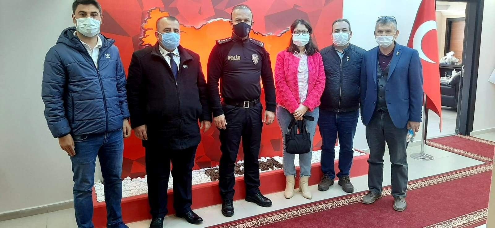 Şehit kızından emniyet müdürüne çiçek