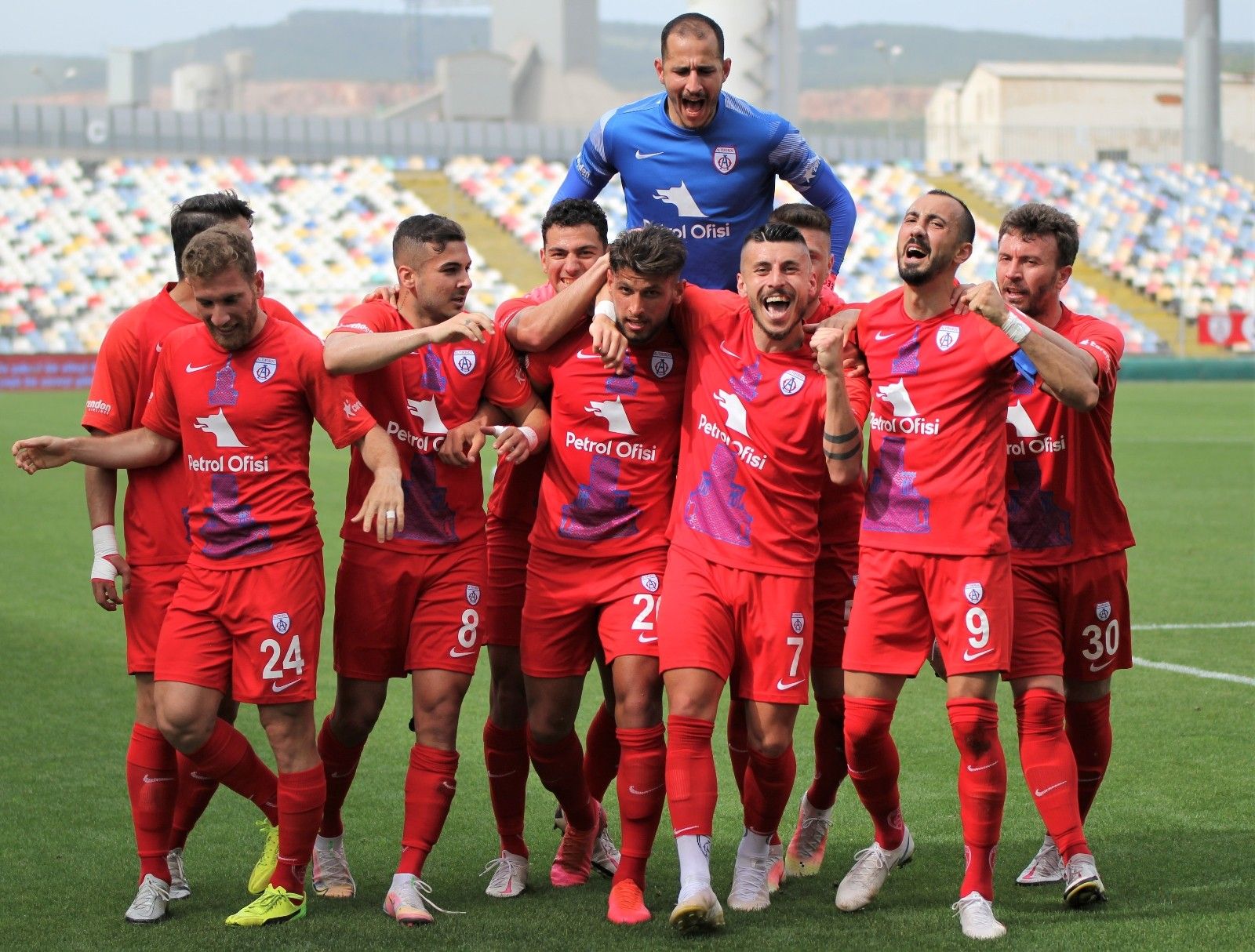 Altınordu, play-off kapısını araladı