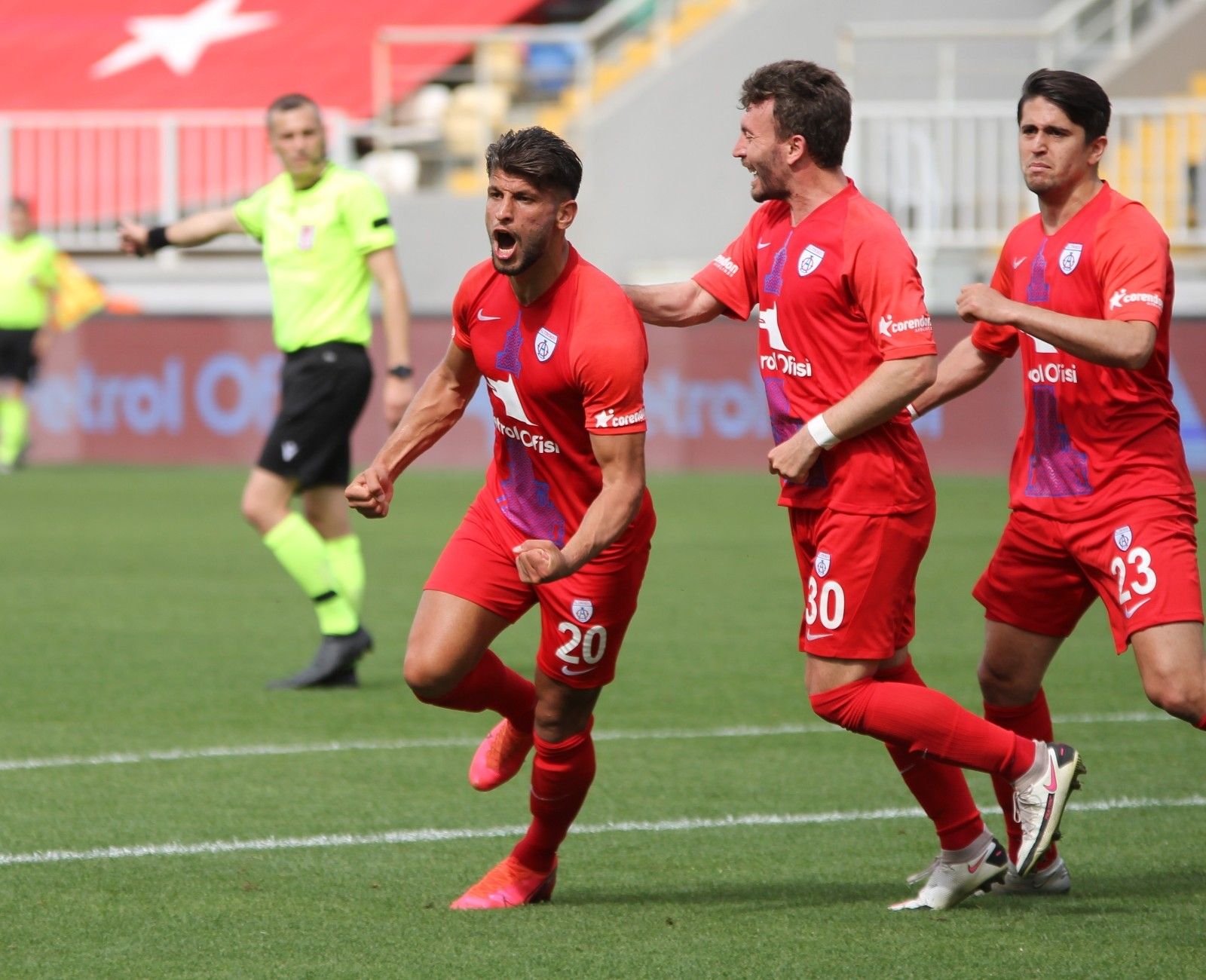 Altınordu, play-off kapısını araladı