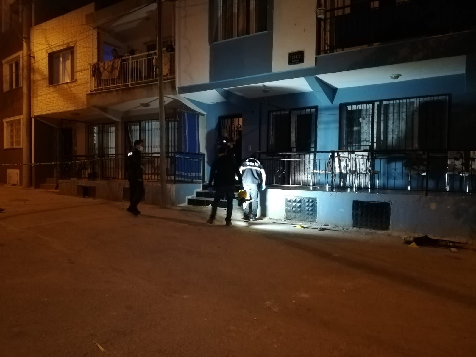 İzmir'de akrabalar arasında silahlı kavga: 4 yaralı