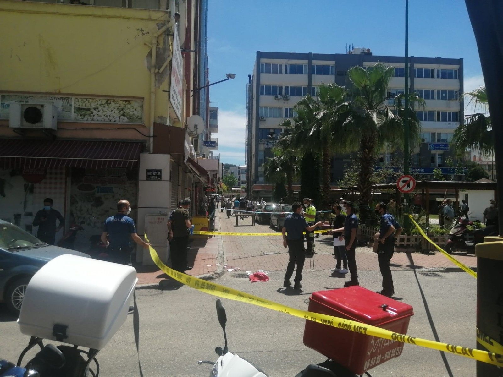 İzmir'de iş yerine silahlı saldırı: 2 ölü, 1 ağır yaralı