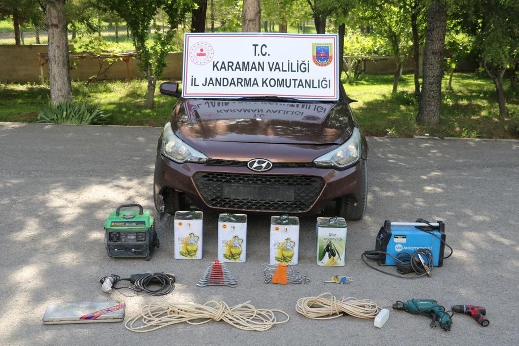 Kiralık otomobille köylerden ne bulduysa çaldı