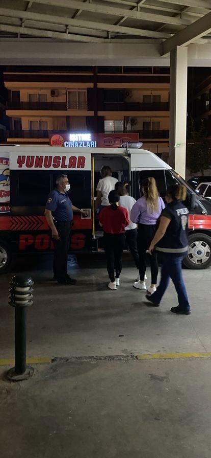 Masaj salonuna polis baskını