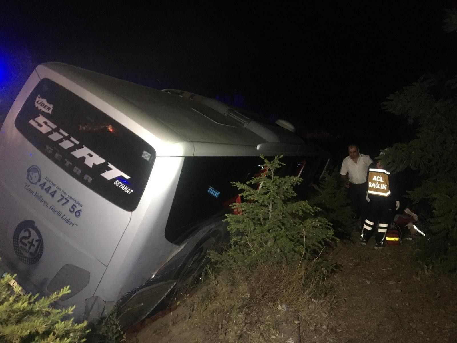Niğde'de yolcu otobüsü devrildi: 1 ölü 10 yaralı