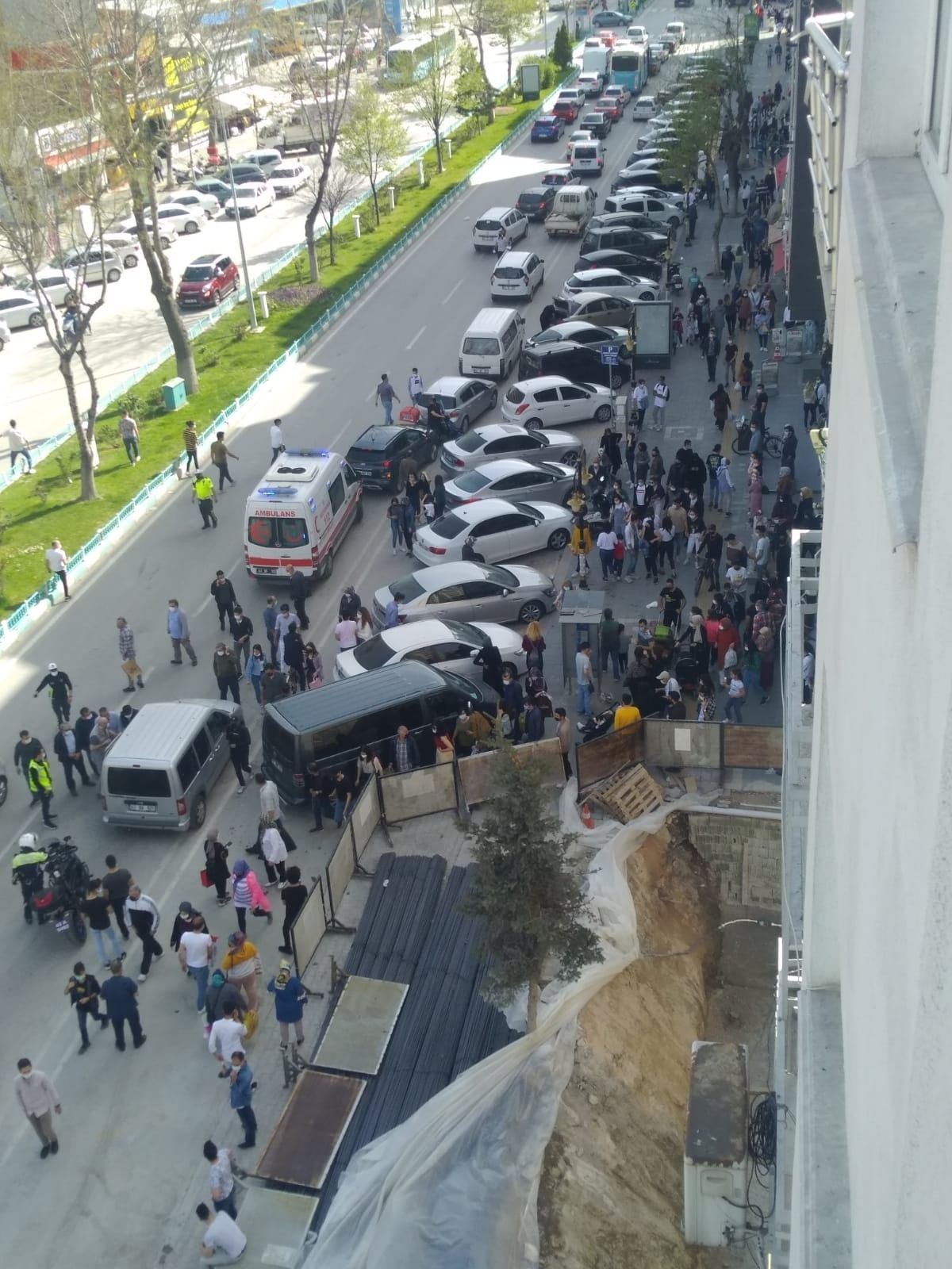 Omuz atma kavgasında 17 yaşında bir genç öldürüldü