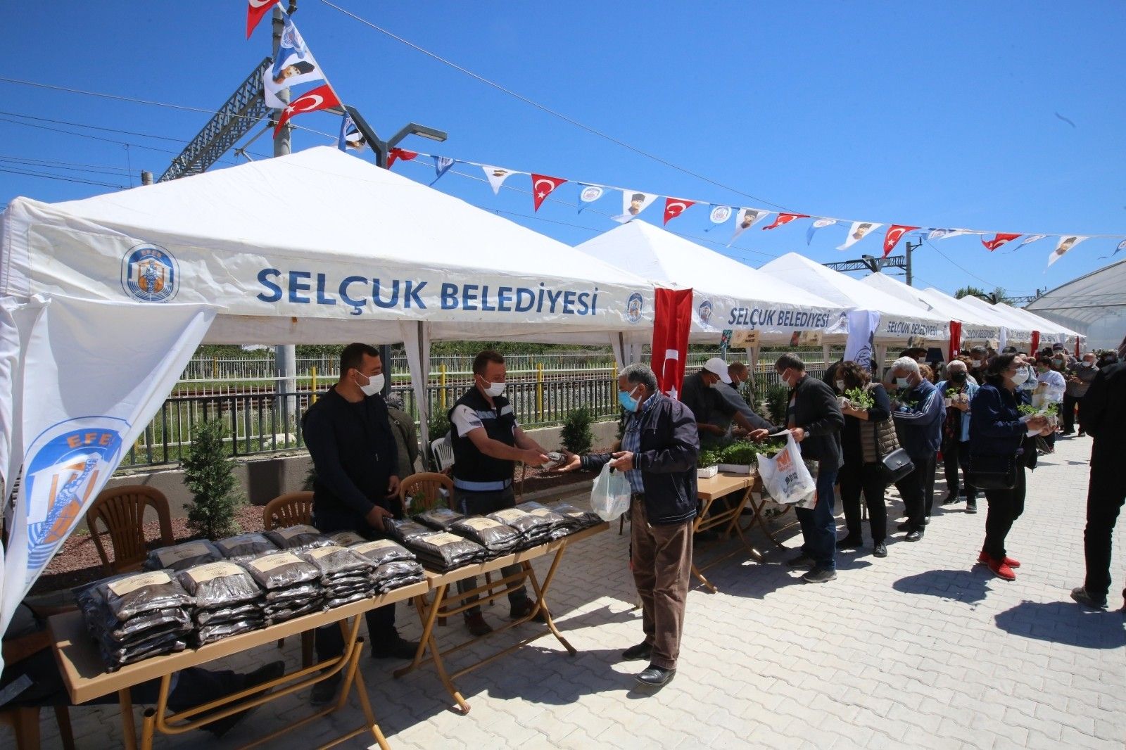 Selçuk'ta yeşil atıklar doğal gübreye dönüşüyor