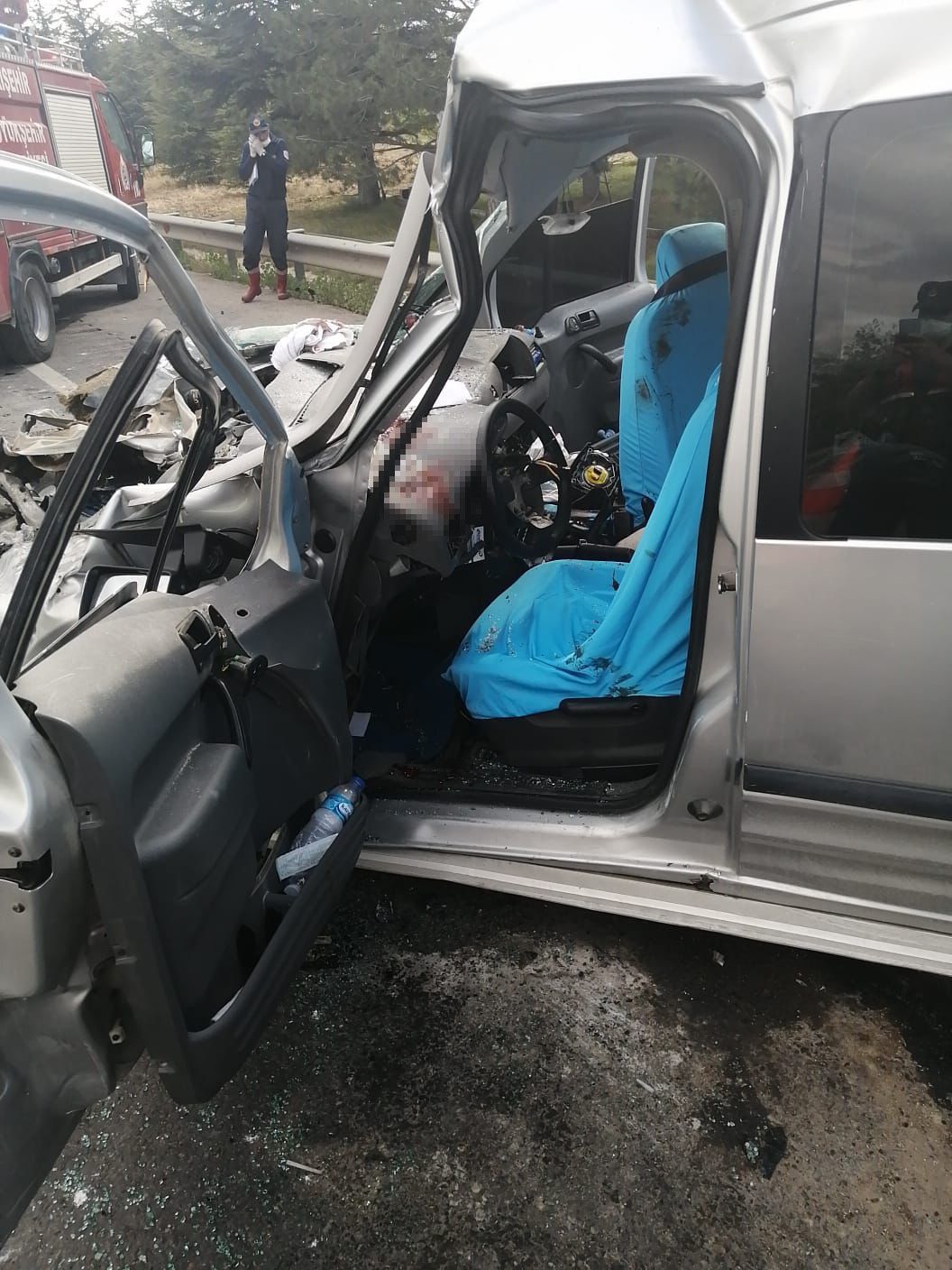 Anne kız hayatını kaybetti, baba ve oğulları yaşam savaşı veriyor