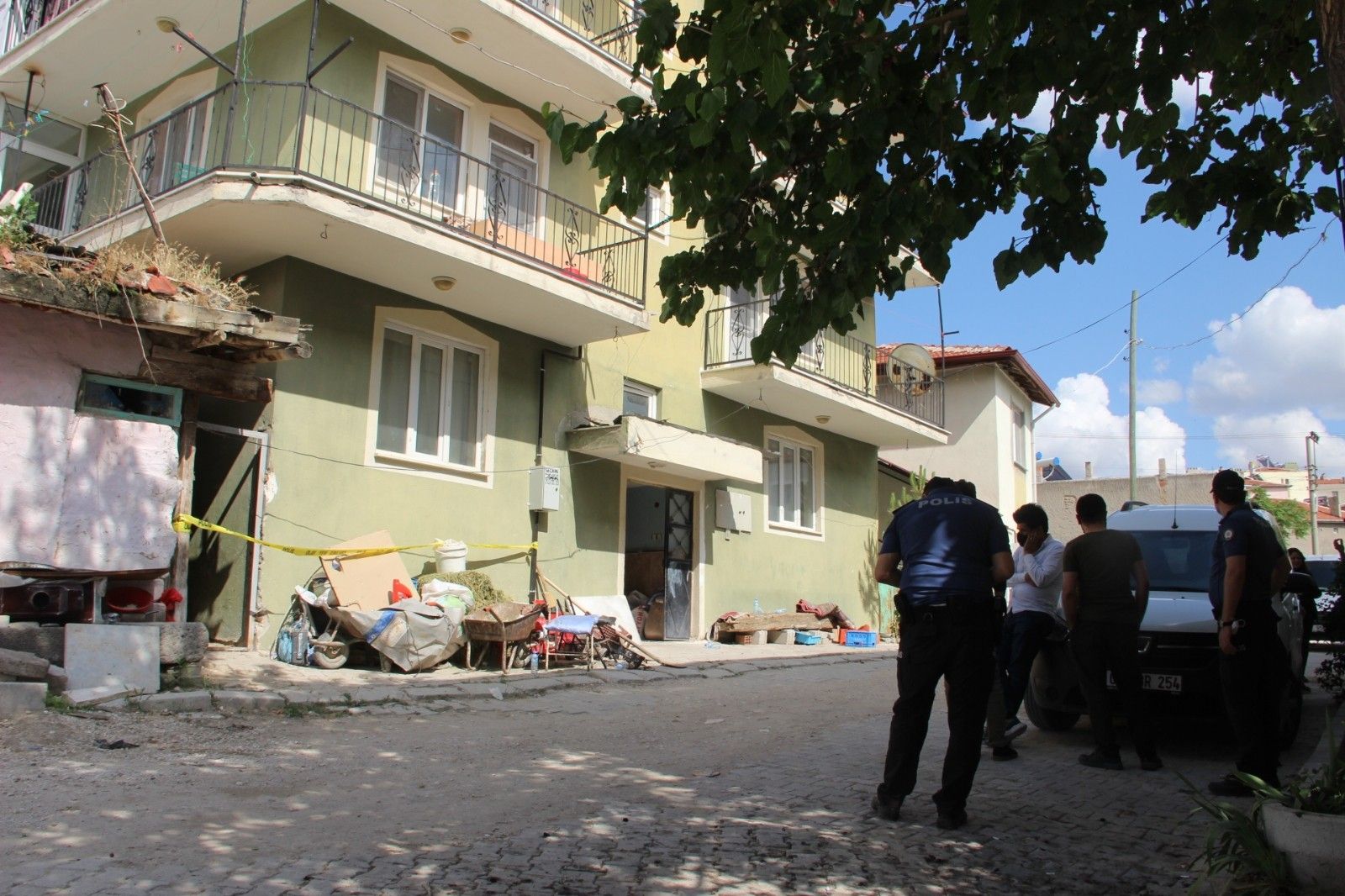 Defineciler, kaçak kazıda yer altı şehri buldu