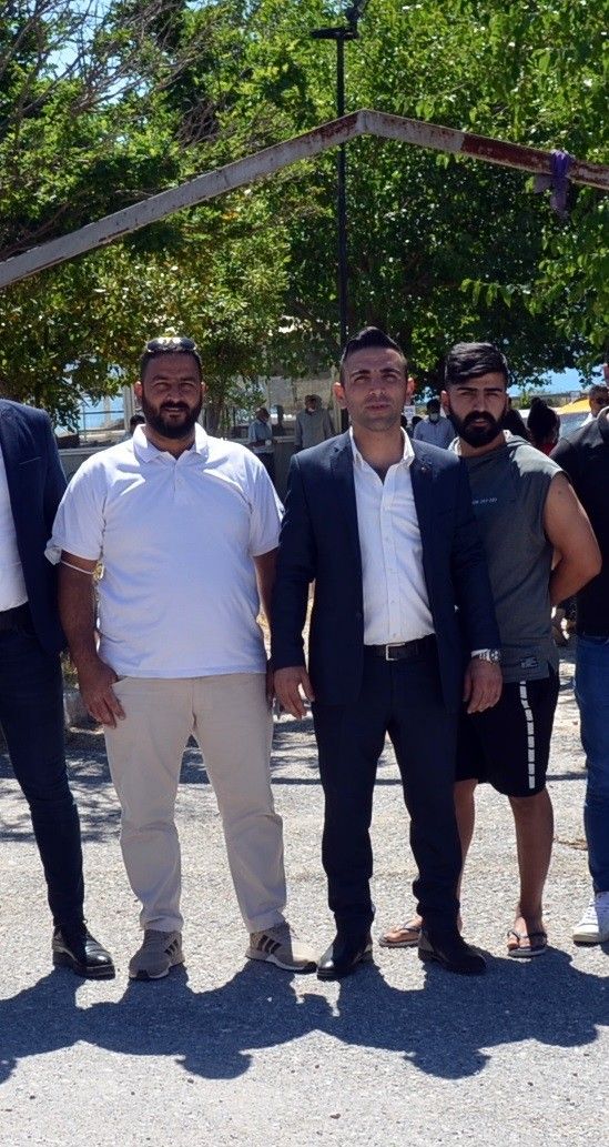 Denizköy'de muhtarlık amcadan yeğene geçti