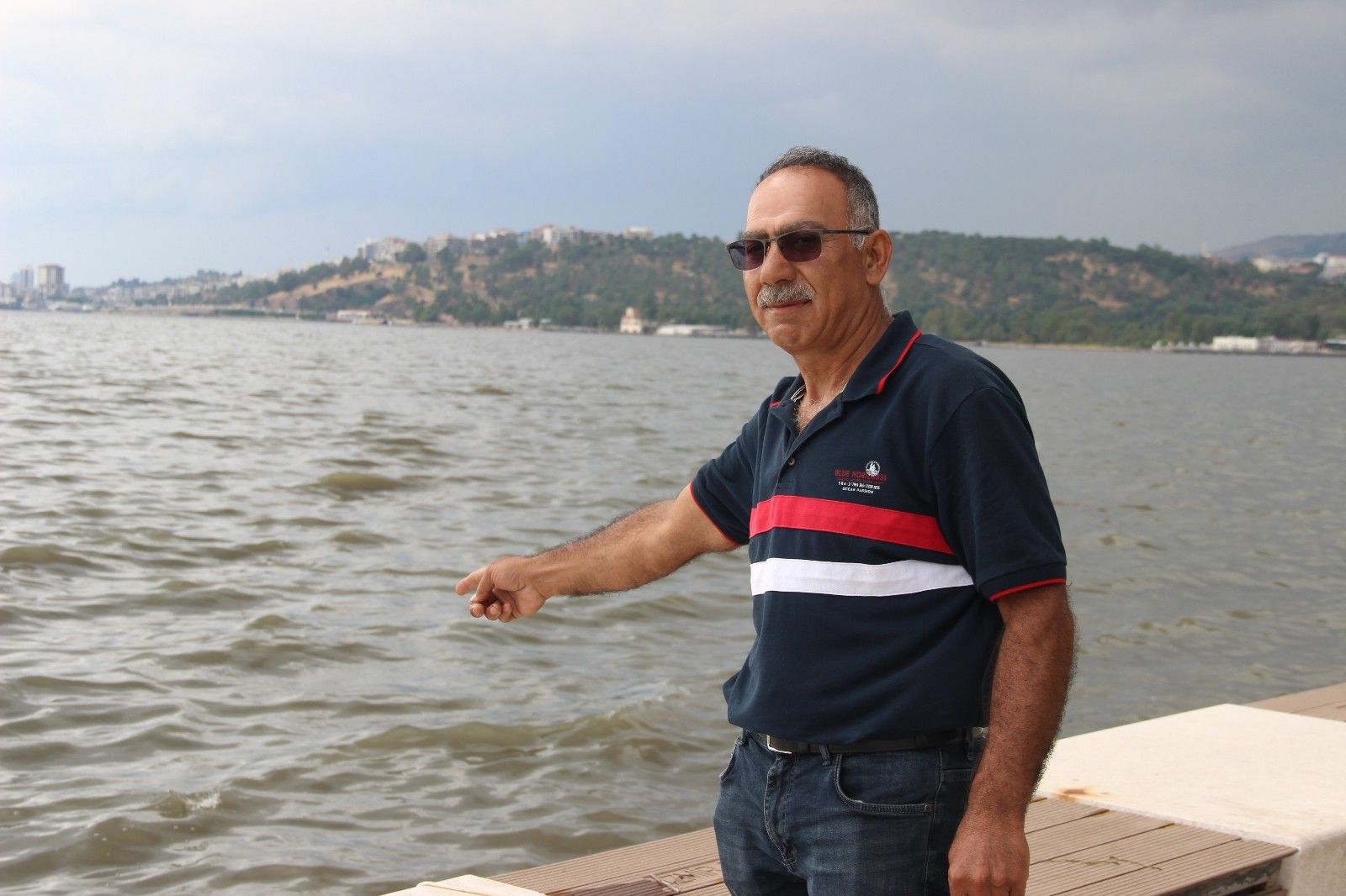 İzmir Körfezi'ndeki koku ve kirlilik artıyor
