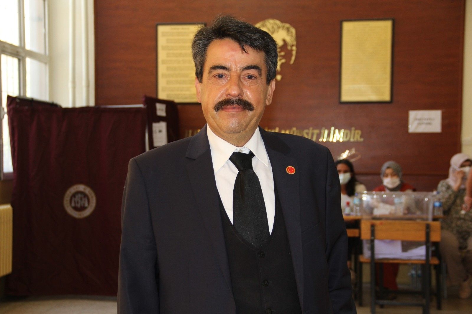 İzmir'de 23 mahallede seçim yapılıyor
