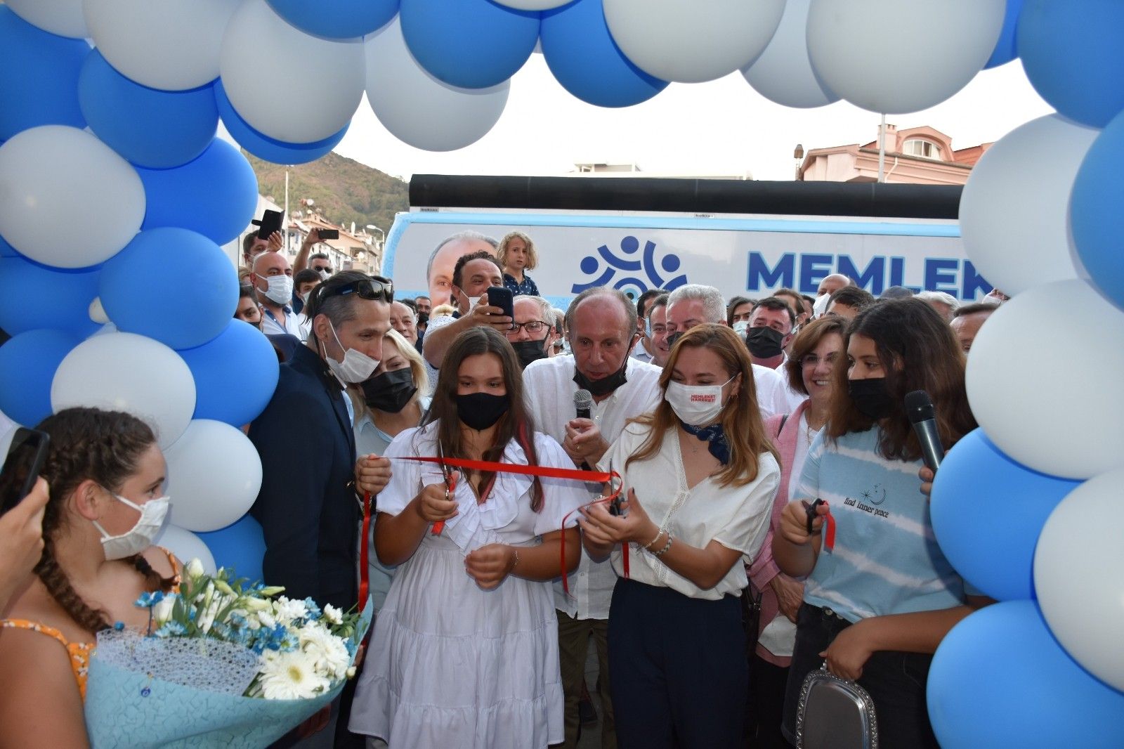 Muharrem İnce, Marmaris'te Memleket Partisi İlçe Ofisi'ni açtı