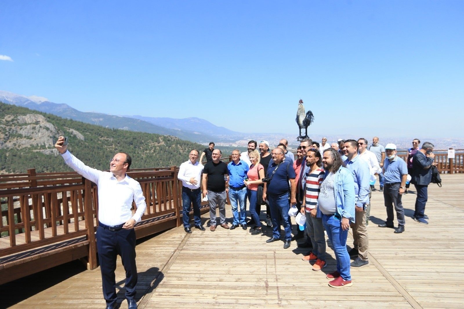 Türkiye'nin en büyük tematik kent ormanı ziyaretçilerini bekliyor