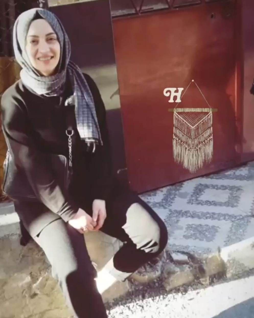 Başörtülü kadına zorbalık! Karı koca beraber dövdüler