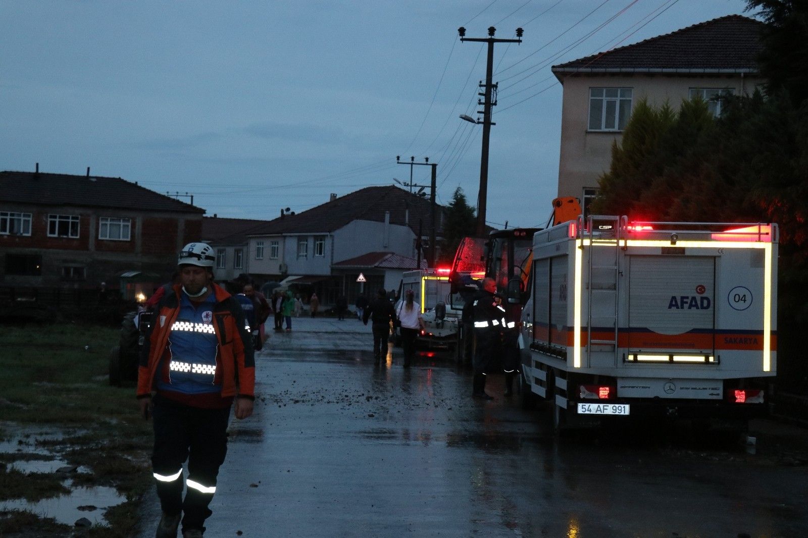 Ben denizciyim, yüzerim diyen vatandaş AFAD tarafından kurtarıldı