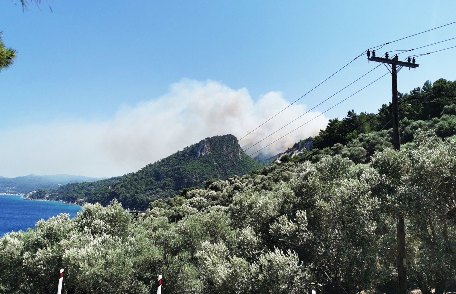 Yunanistan'ın Sisam adası yanıyor