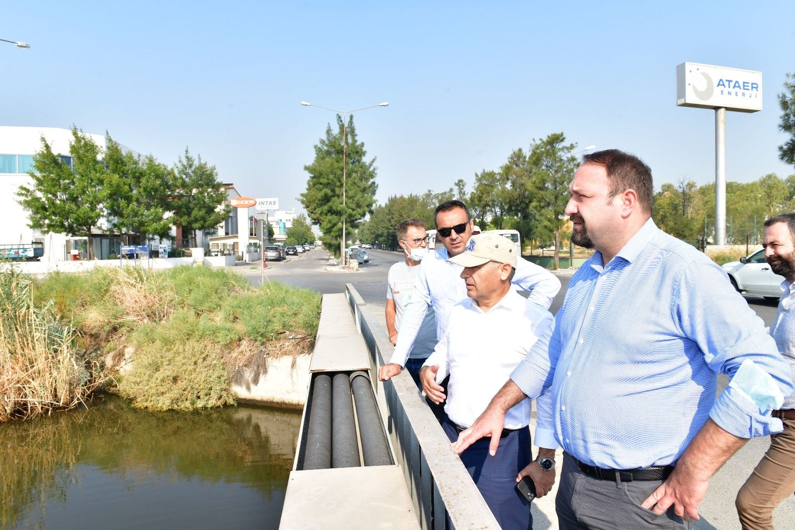 Başkan, İzmir'deki kokunun nedenini araştırıyor