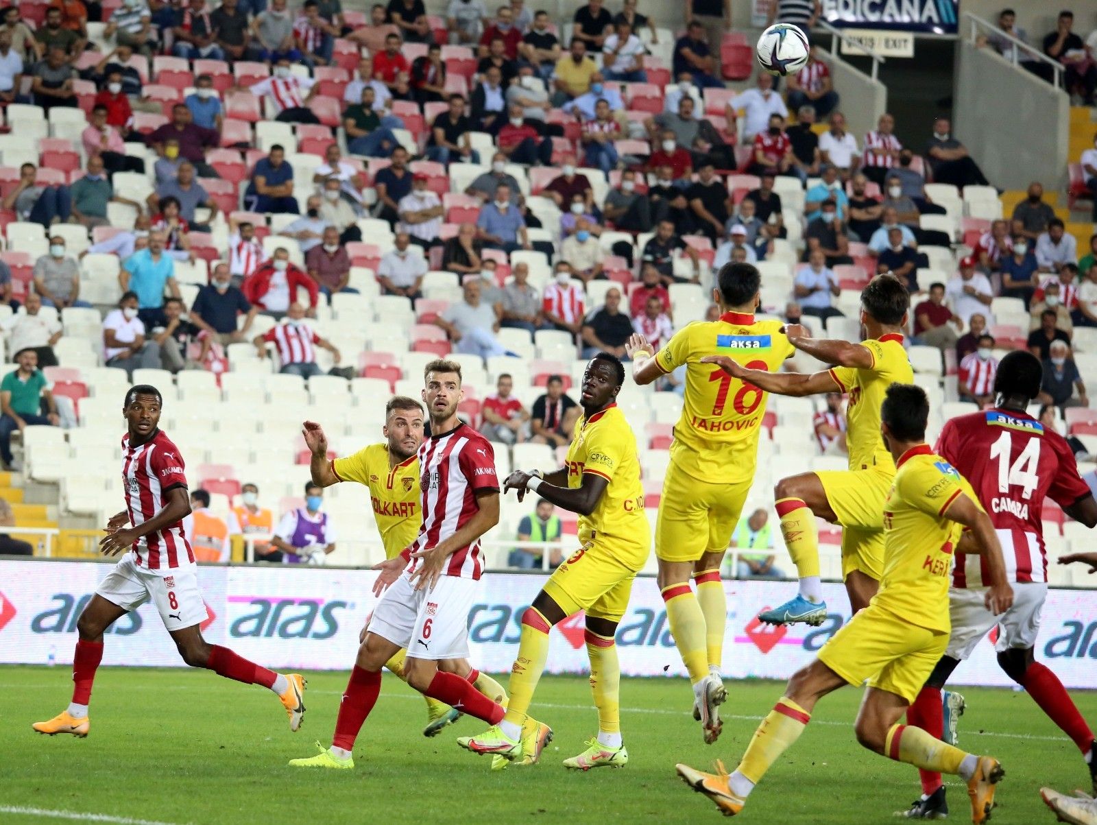 Göztepe, Sivas'tan puanla dönüyor