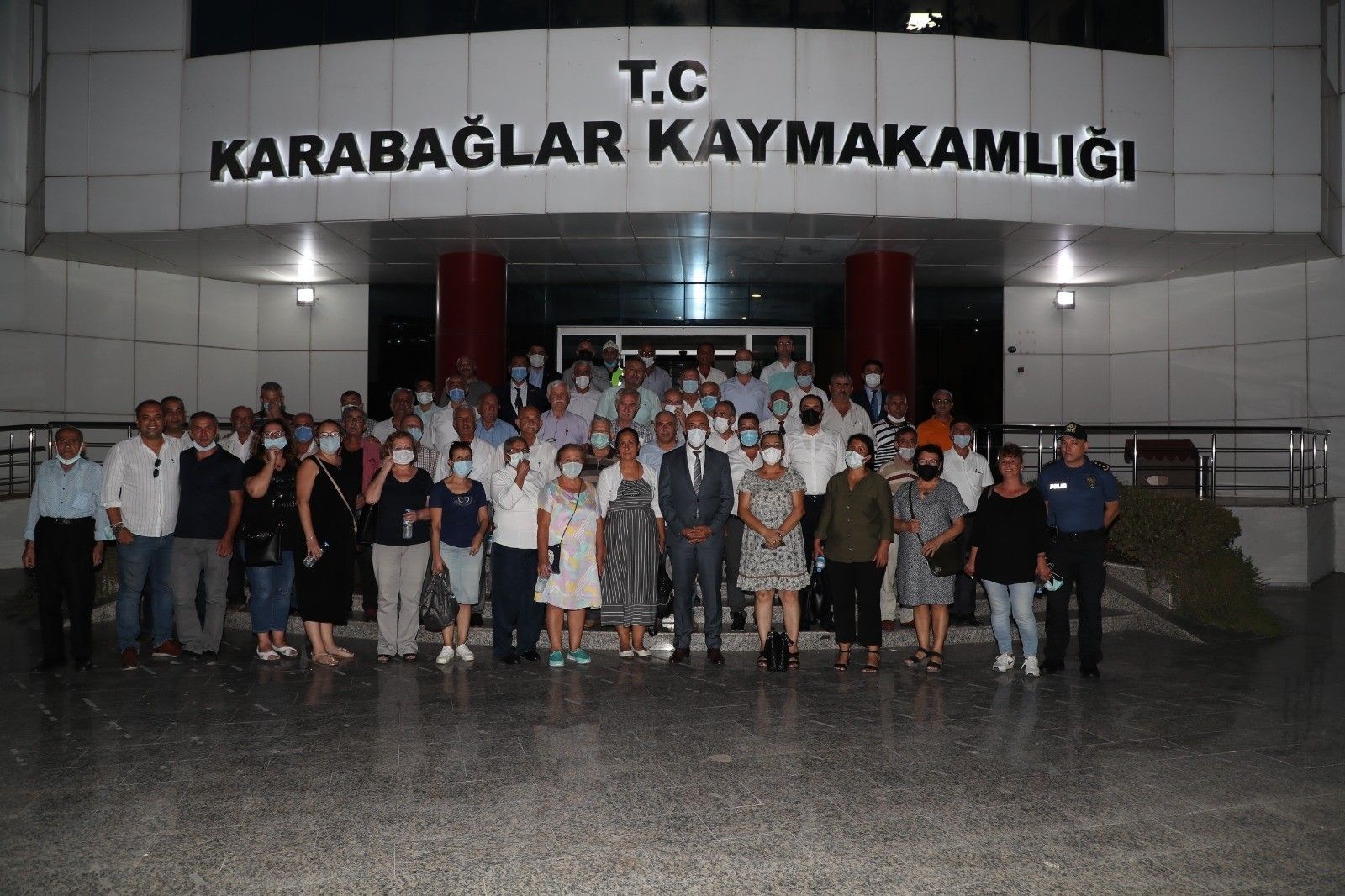 İzmir Emniyet Müdürü, 56 mahalle muhtarıyla buluştu