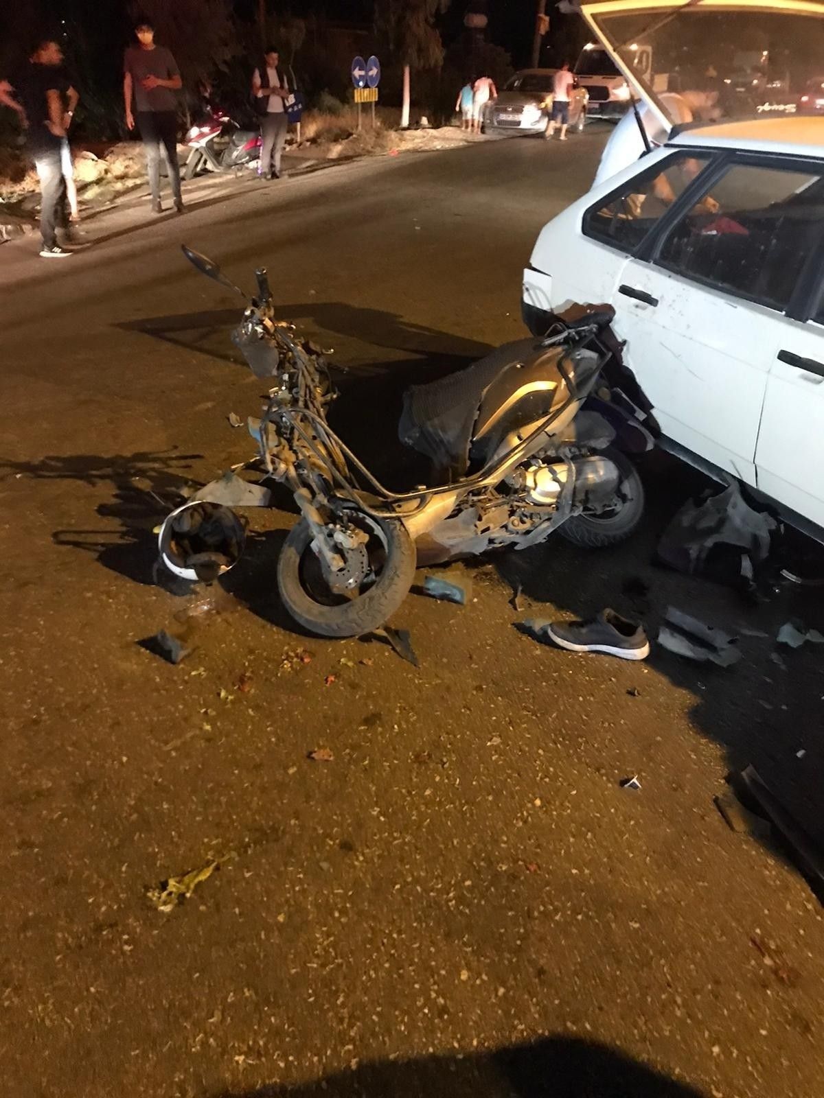 Motosikletle seyahat eden baba ve oğlu ağır yaralandı