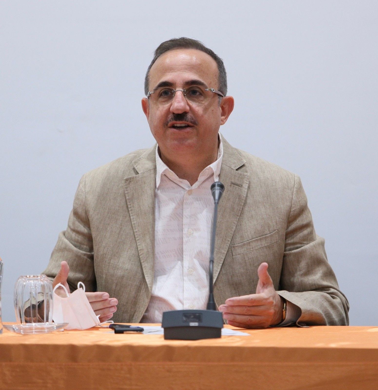 Sürekli, teşkilattan motivasyonun yükselmesini istedi