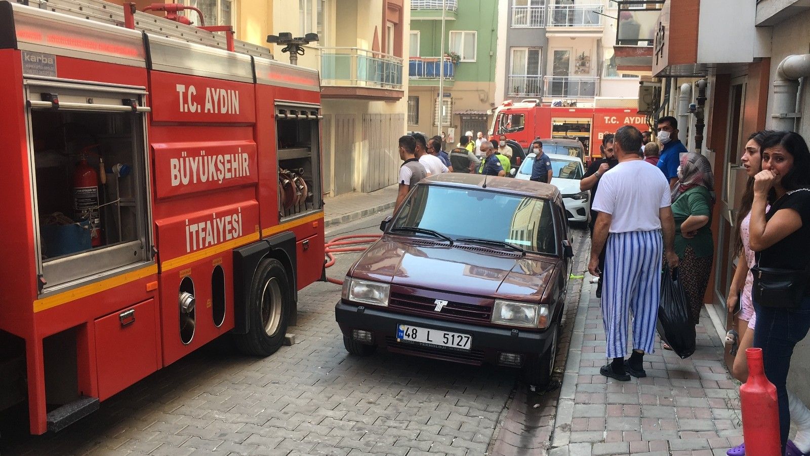 Torunu evi yaktı, yaşlı kadın gözyaşlarına boğuldu