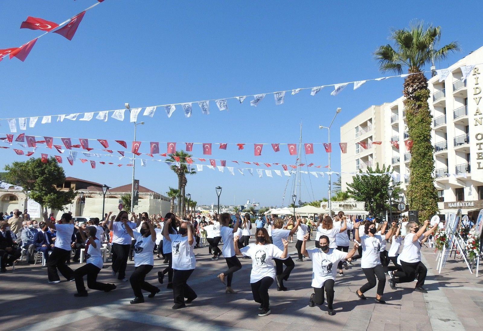 Alaçatı ve Çeşme'nin kurtuluşu coşkuyla kutlandı