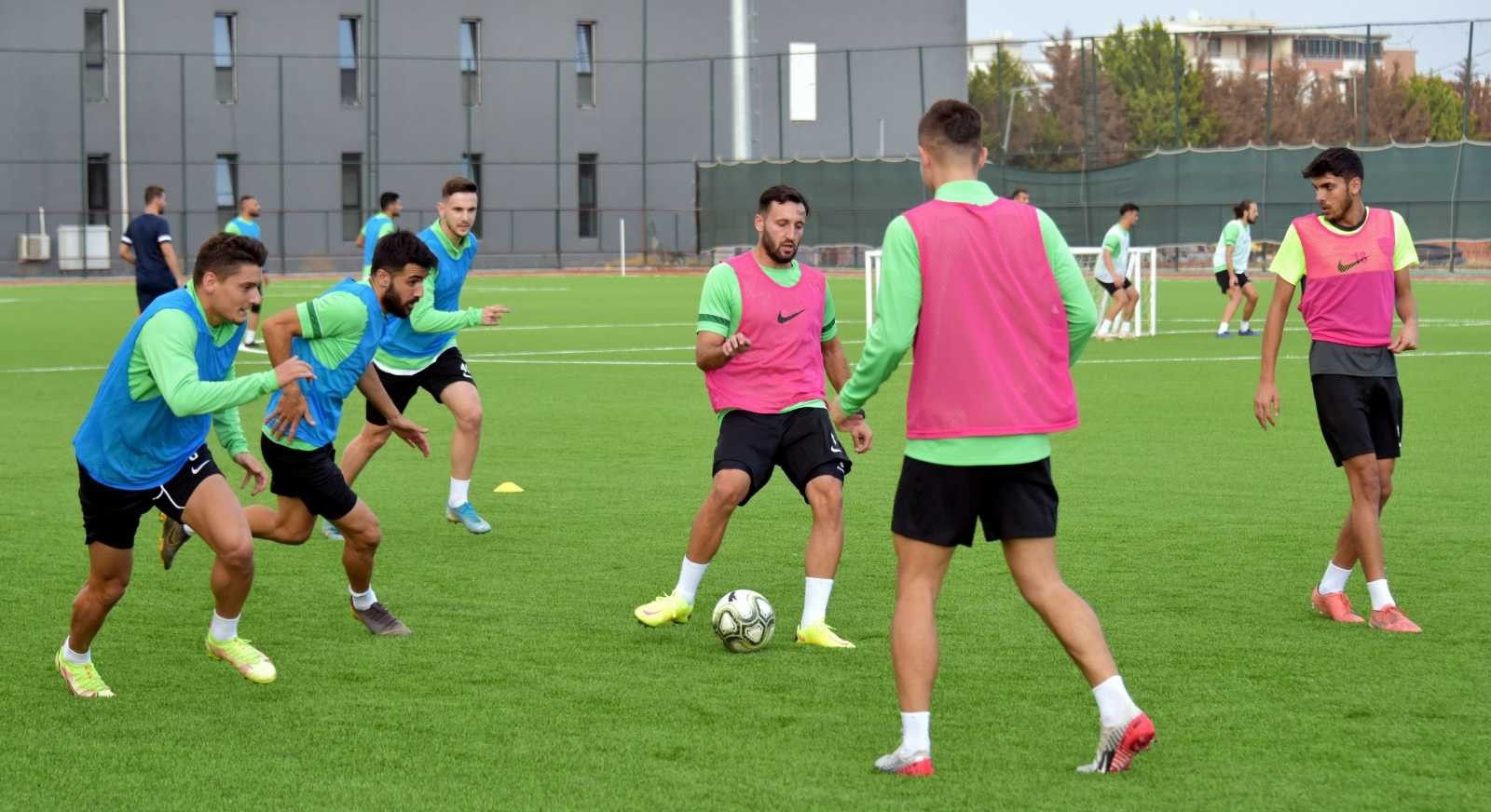 Aliağaspor'da tempo yüksek