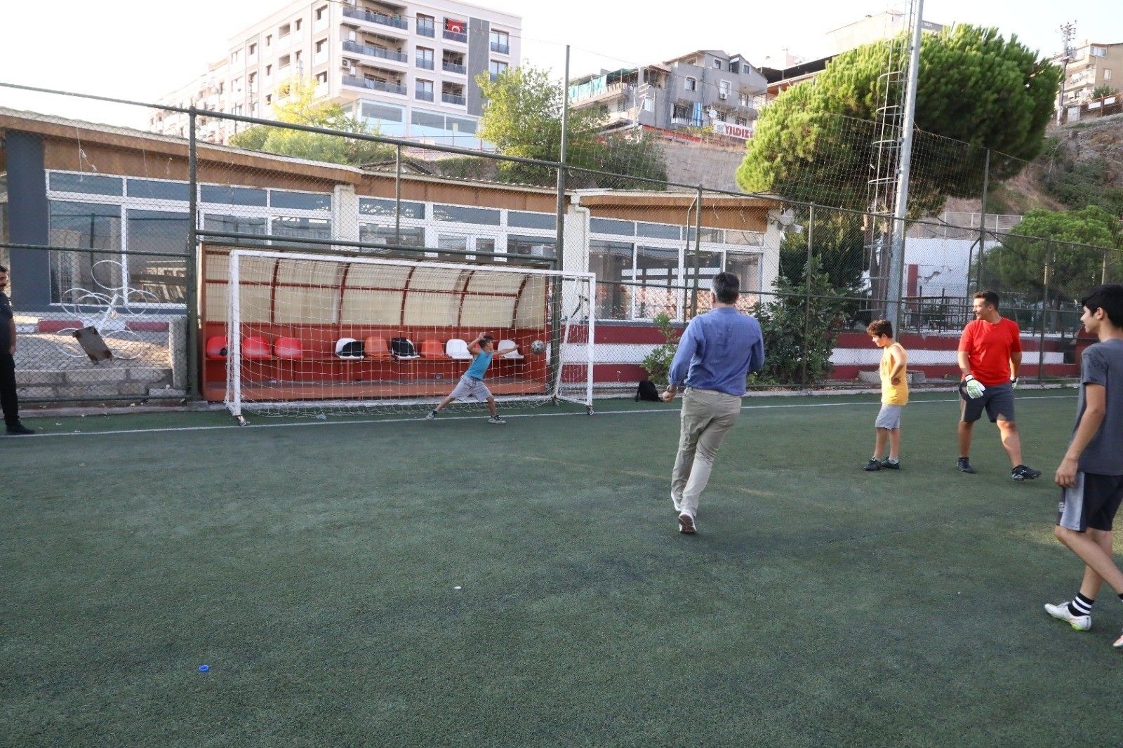 Başkan Sandal, mahalle mesaisine Körfez ve Alpaslan ile devam etti