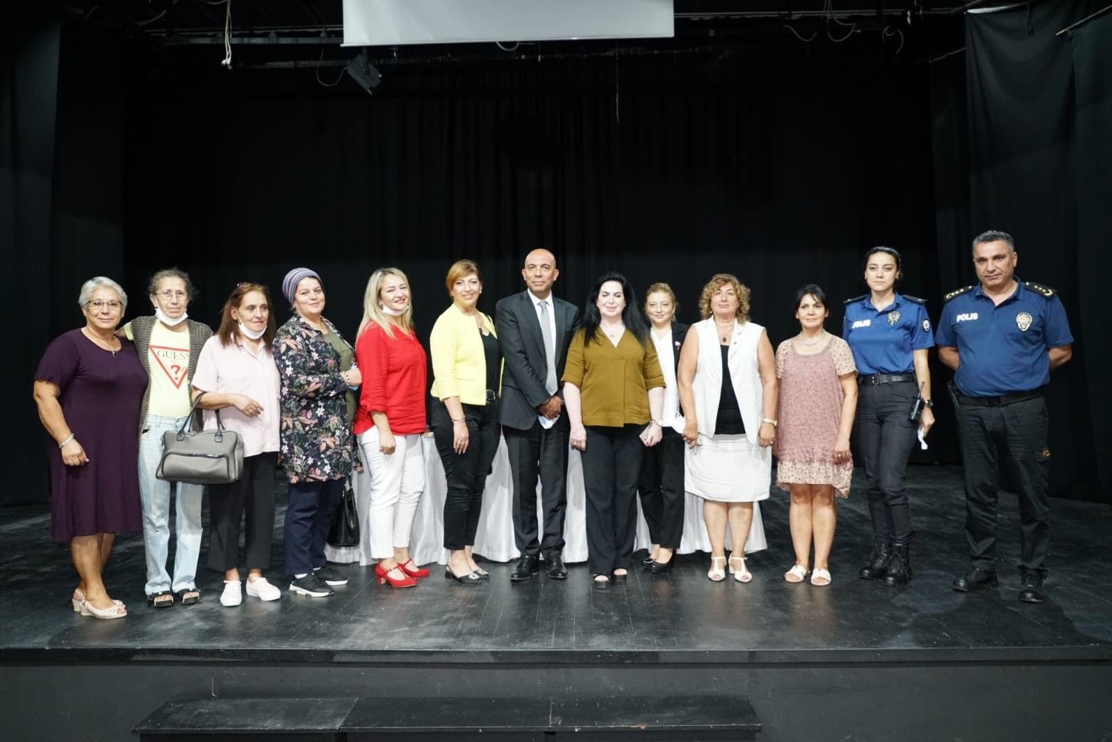 İzmir İl Emniyet Müdürü Şahne muhtarlarla buluştu