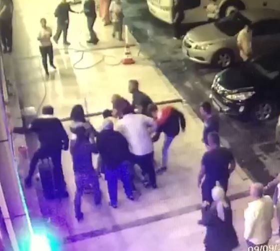 İşçi mazgala sıkıştı, sendikacılar tesis sahibini dövdü
