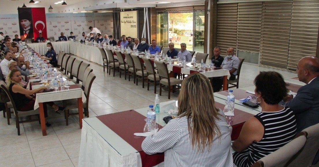 İzmir Emniyet Müdürü Şahne, muhtarları dinledi