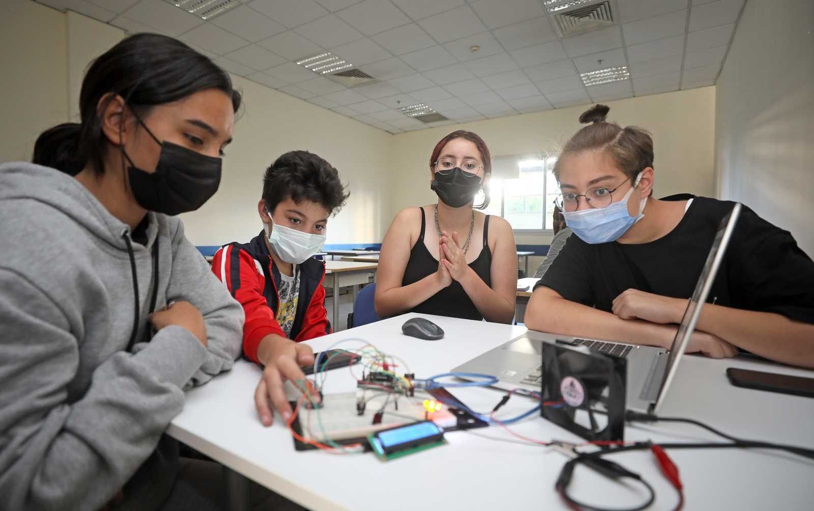 İzmir'de 10 bin kişi bilimle buluştu
