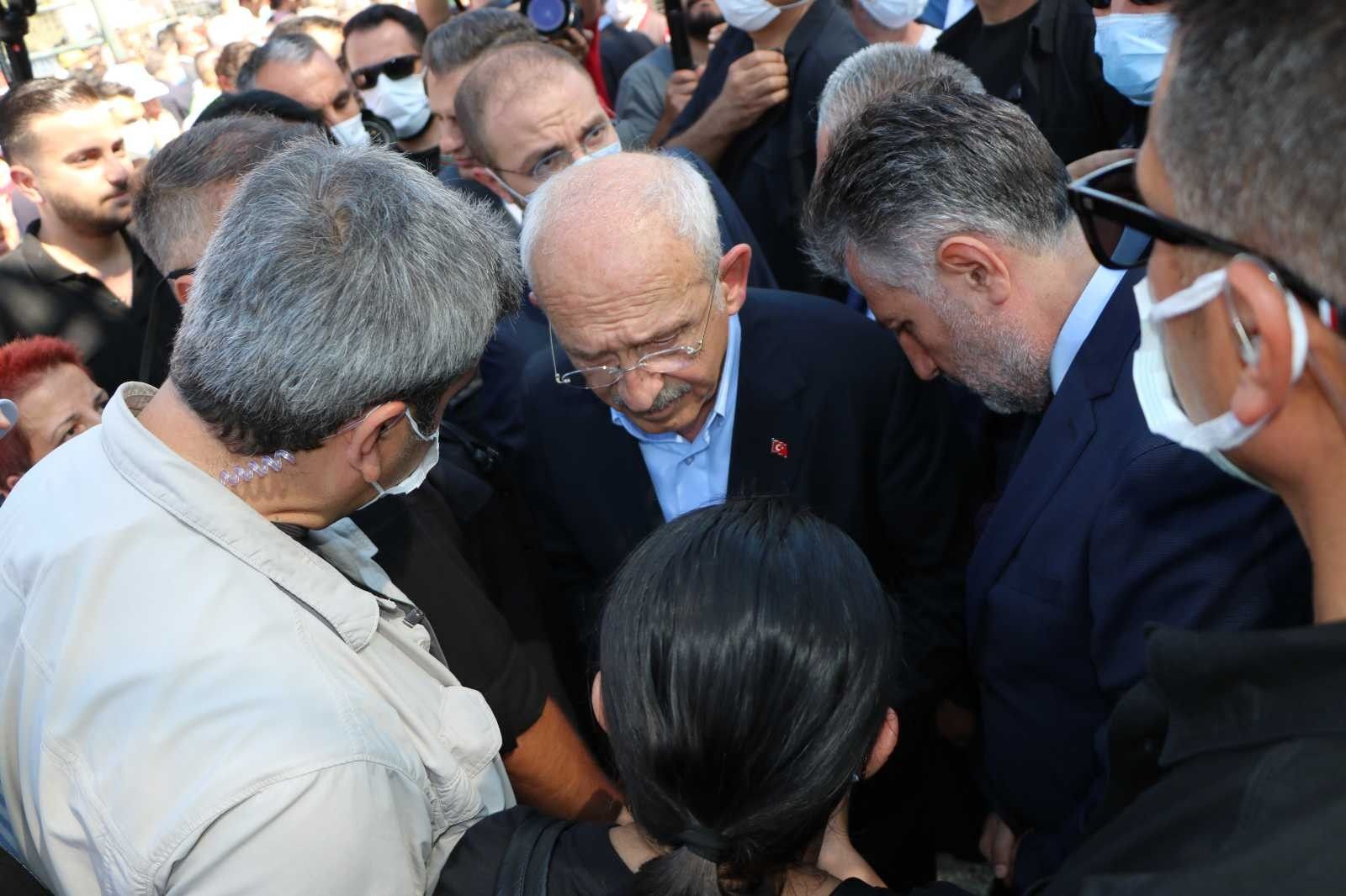 Kılıçdaroğlu, depremzedelerle bir araya geldi