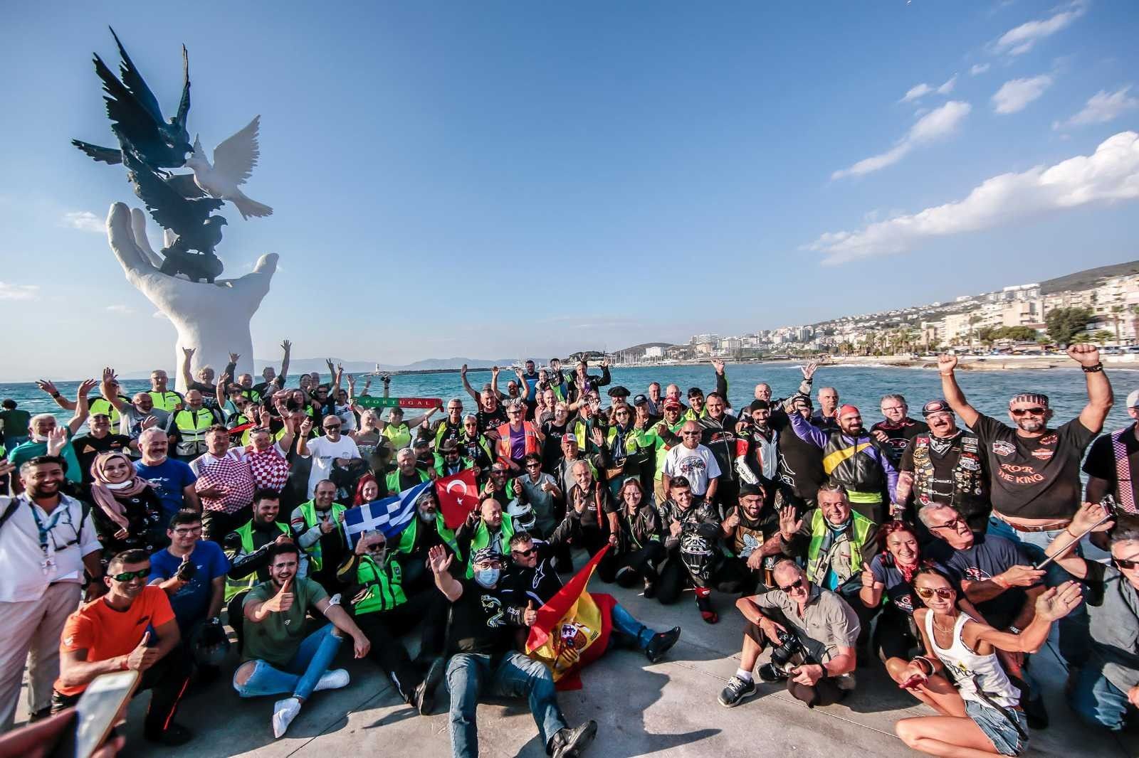 Kuşadası'nda motosiklet korteji düzenlendi