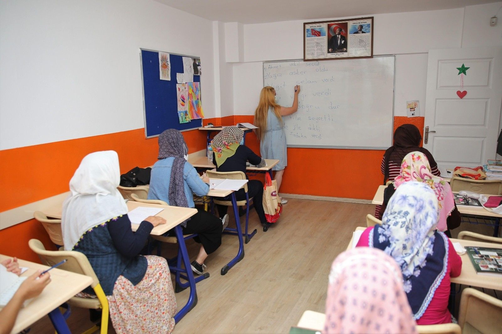 Okuma-yazma bilmeyen kadın kalmayacak