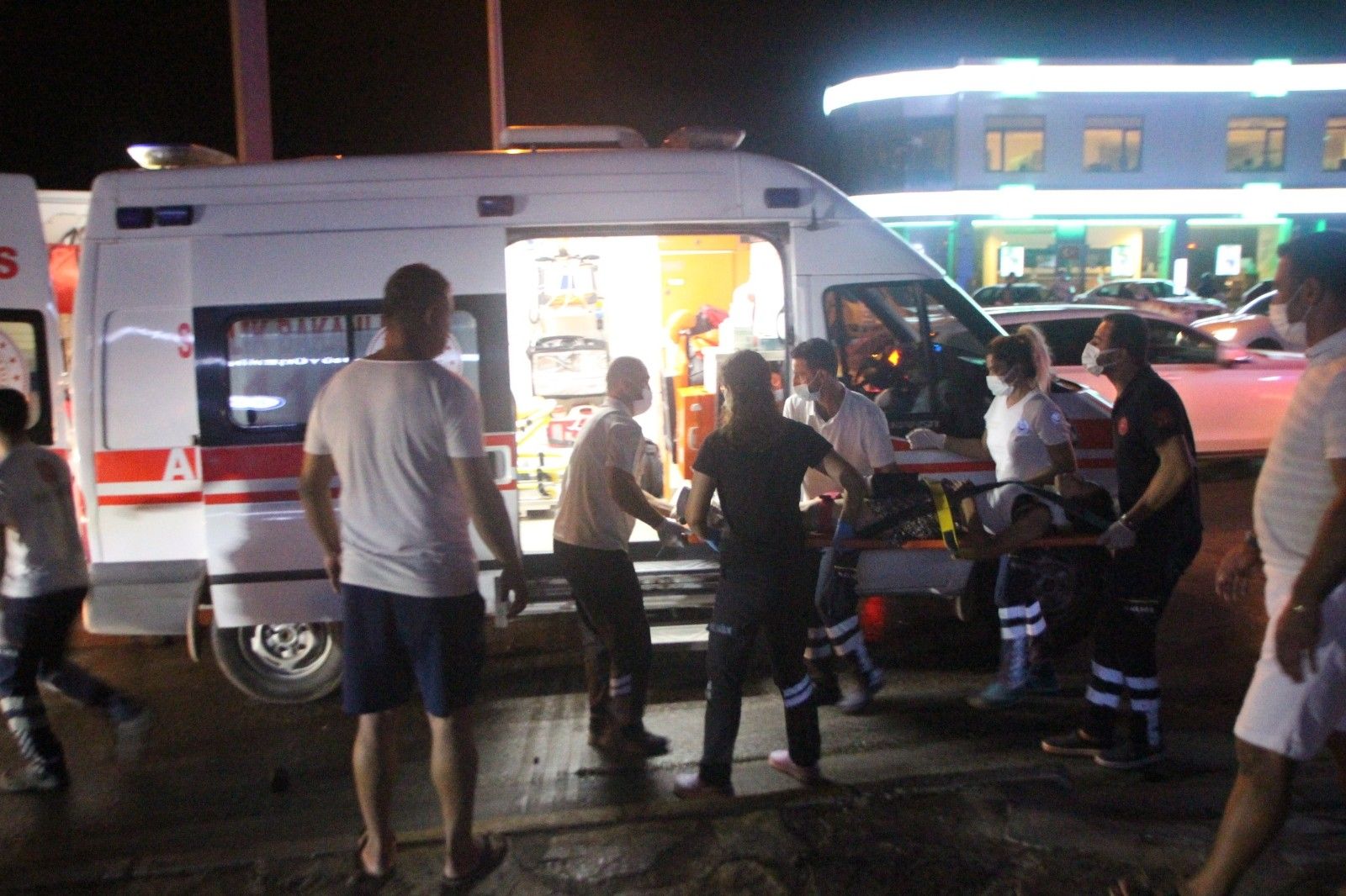 Turistlerin gece gezmesi kötü bitti